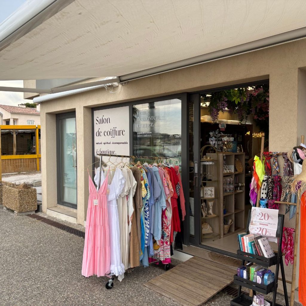Local-commercial-boutique-mode-decoration