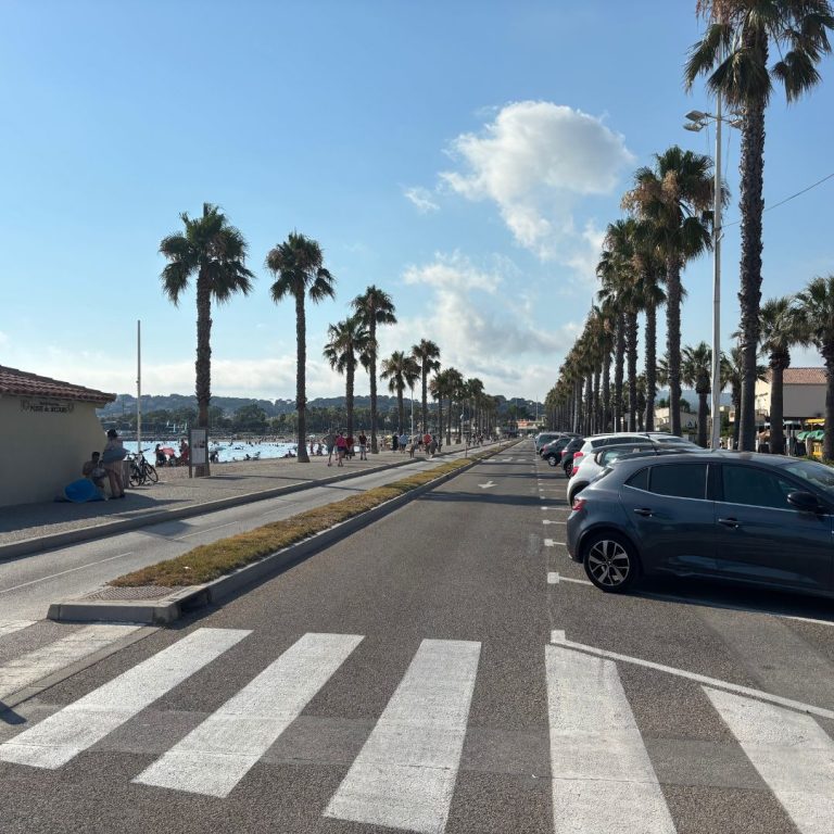 Local-commercial-promenade-Six-Fours-les-Plages