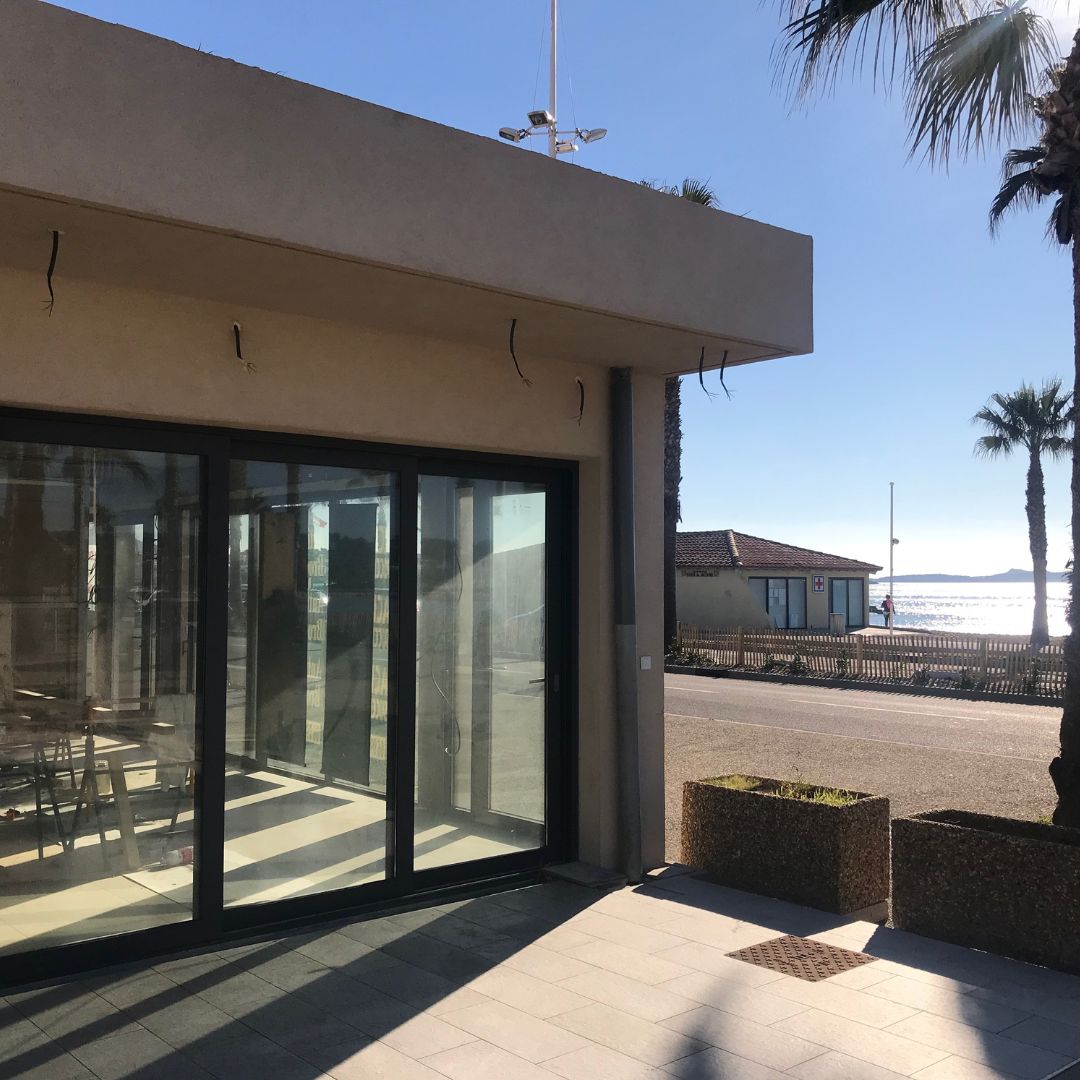 Local-commercial-vue-mer-Sanary-sur-Mer