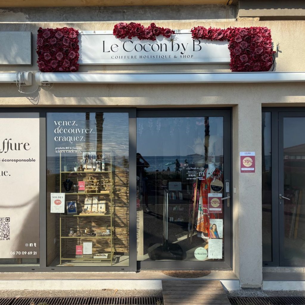 Vitrine-commerciale-local-a-louer-bord-de-mer