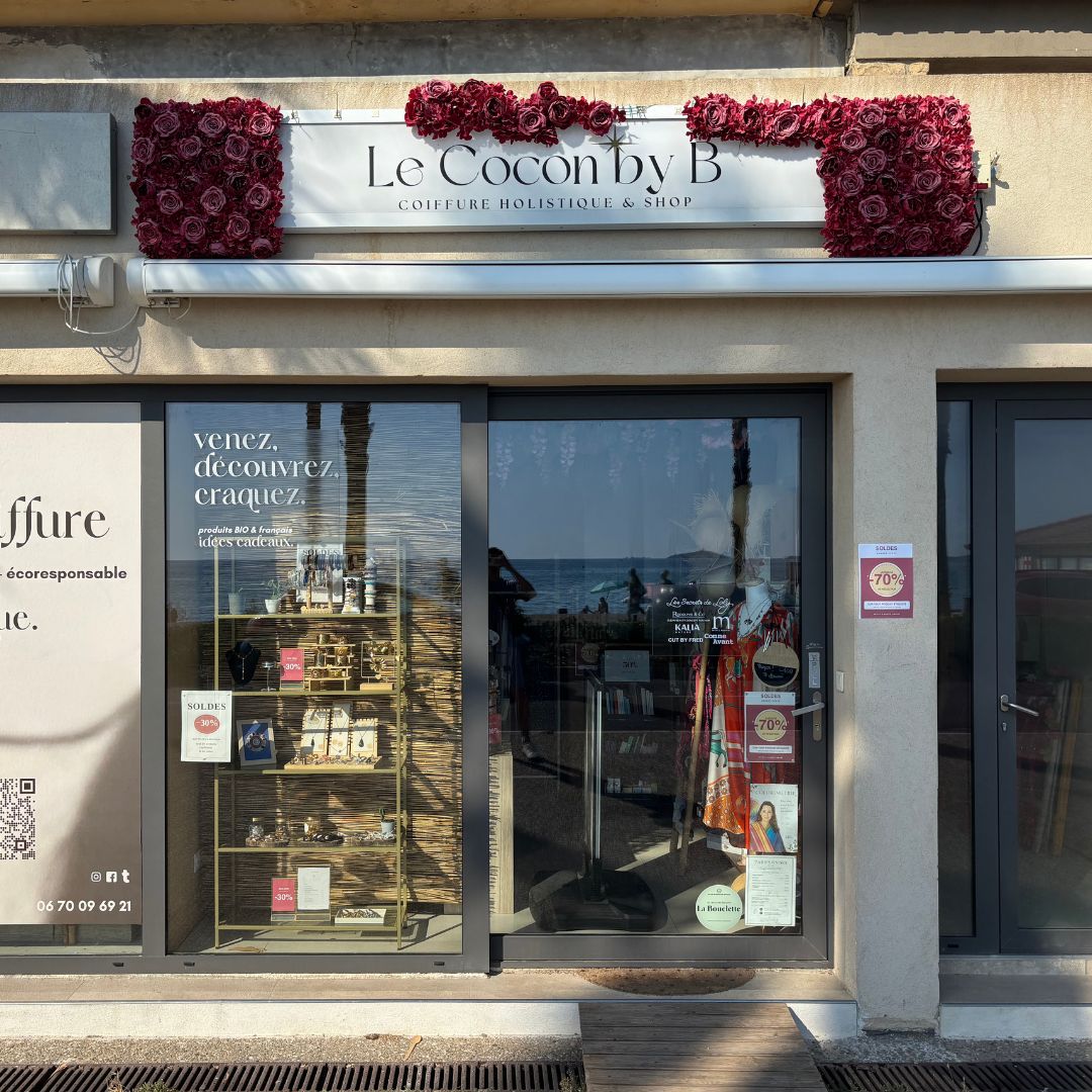 Vitrine-commerciale-local-a-louer-bord-de-mer