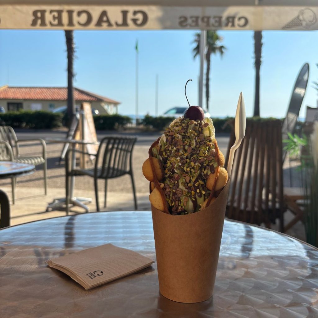 glace-artisanale-avec-vue-mer-six-fours-les-plages