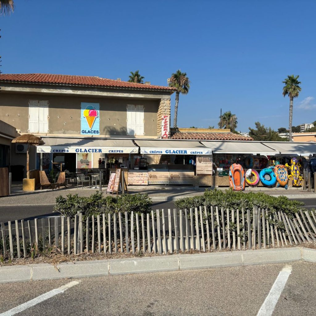 glacier-et-boutique-de-plage-six-fours-les-plages