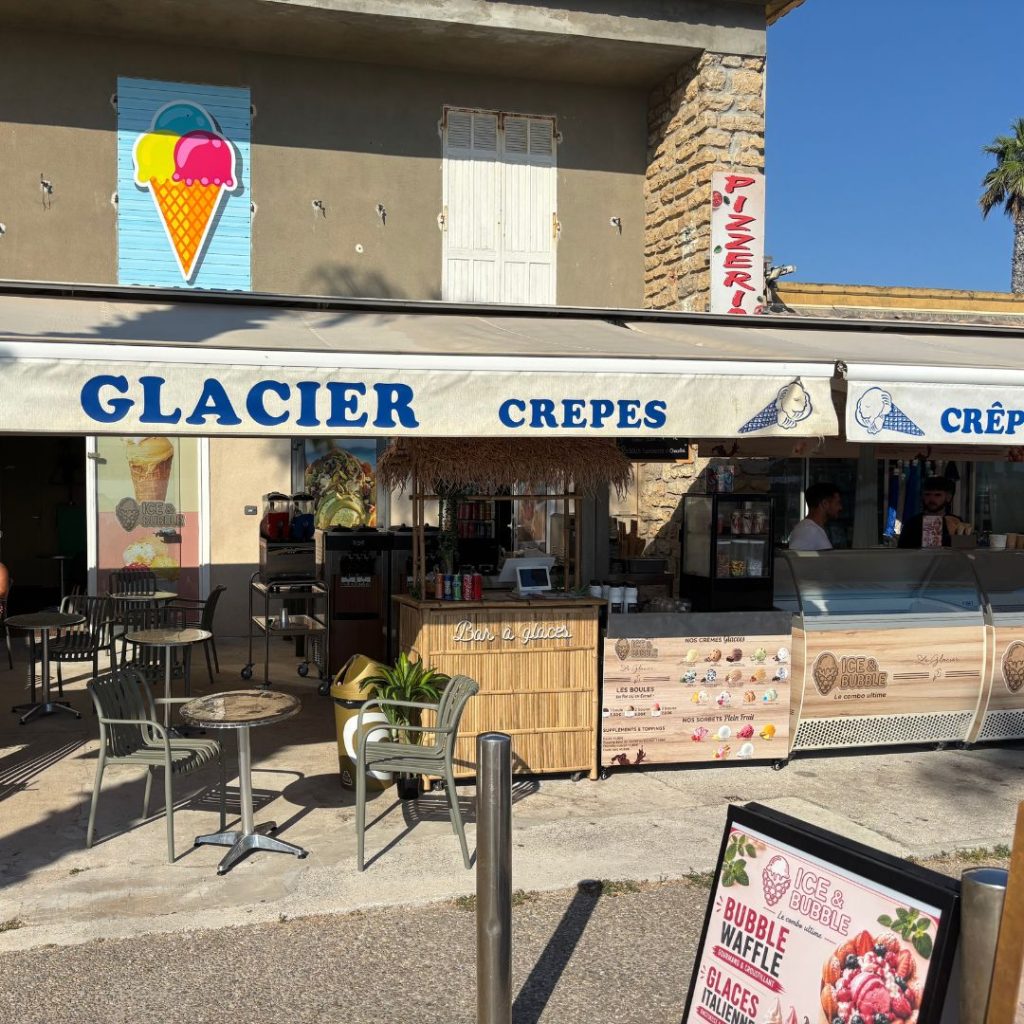 glacier-et-creperie-en-bord-de-plage-six-fours-les-plages