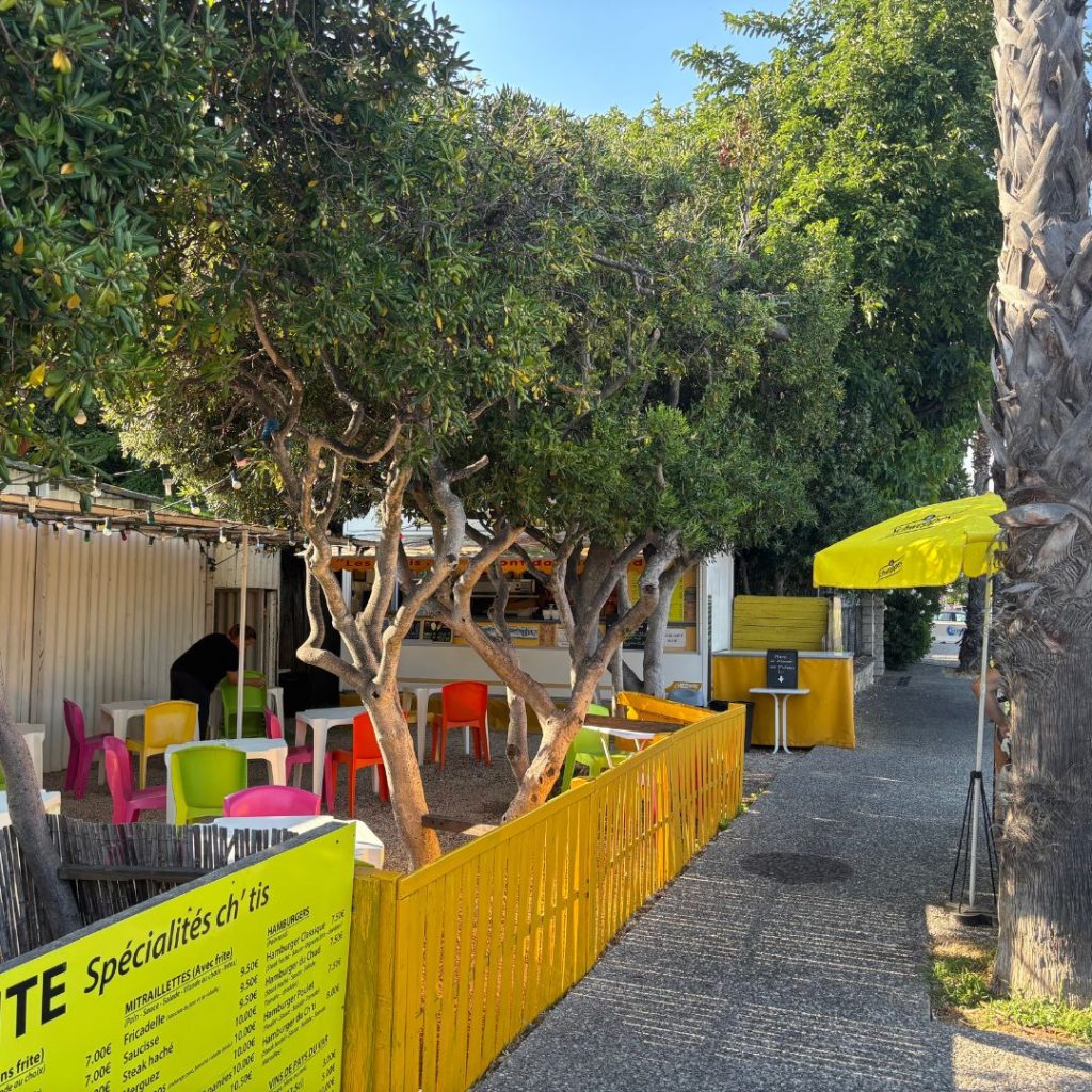 terrain-commercial-terrasse-restauration-a-louer